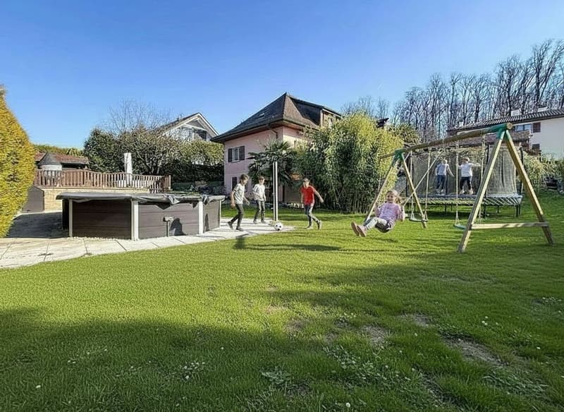 Maison individuelle de 6.5 pces ( 170 m2 ) +un apparemment de 3 pces de 61m2 , piscine et grand jardin - à 10 min de Lausanne (2)