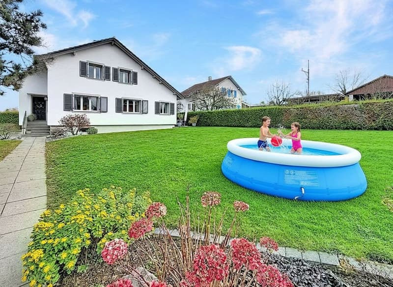 Bella proprietà ristrutturata con cura con grande giardino alberato (3)