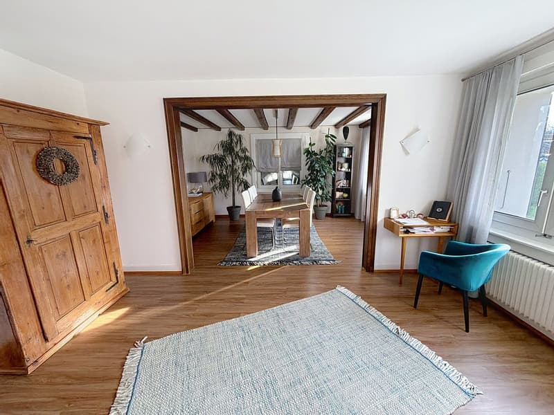 Bella proprietà ristrutturata con cura con grande giardino alberato (5)