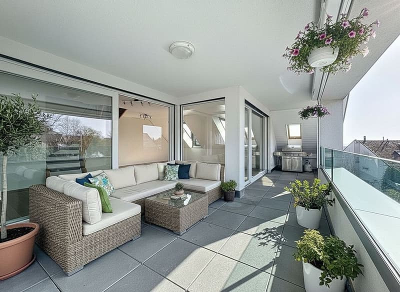 Duplex 4.5 pièces au dernier étage avec vue spectaculaire sur le Léman, les Alpes et les vignobles (5)
