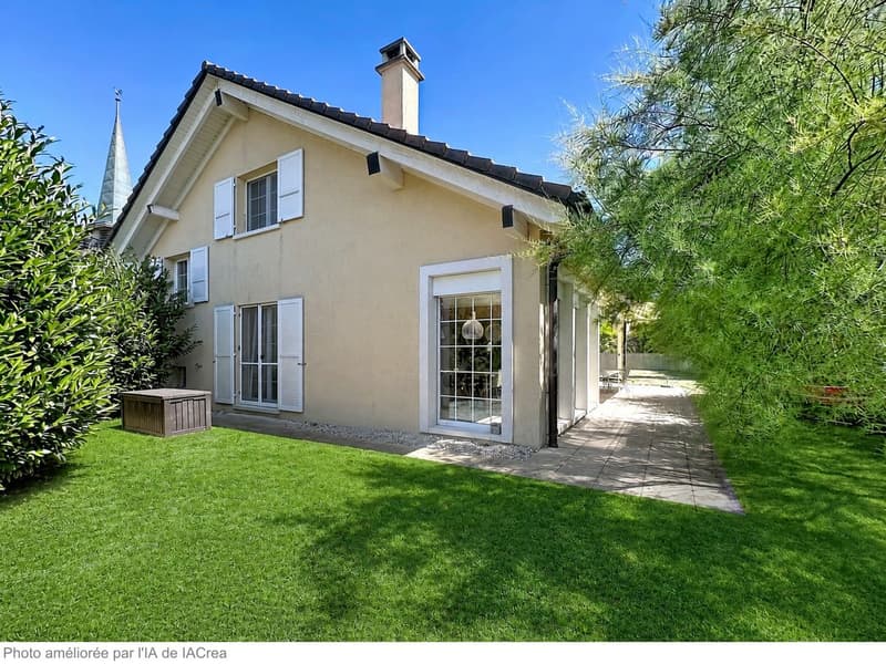 Havre de verdure au coeur du village de Molondin - élégante maison familiale aux volumes généreux (2)