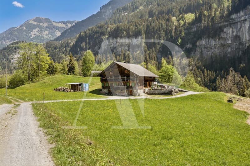 Chalet du XVIIIe Siècle à vendre à Champéry (2)