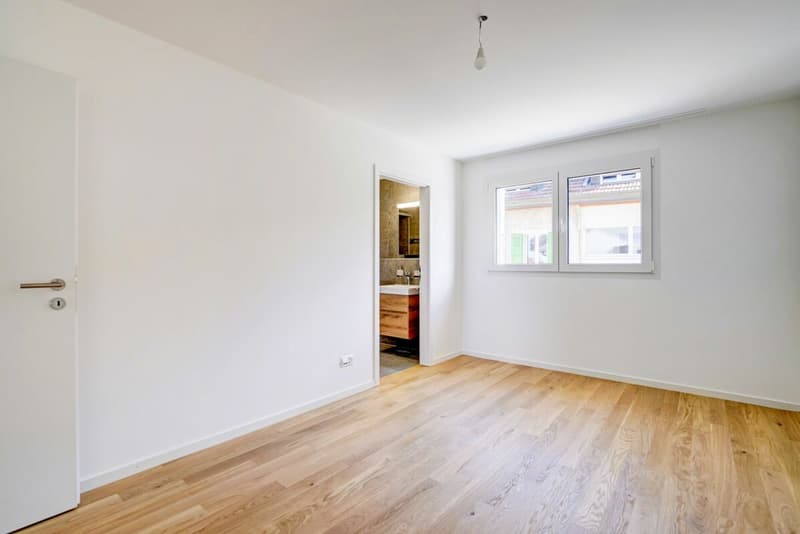 Chambre n° 1 avec salle de douche attenante