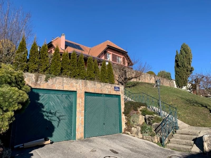 Charmannte Villa mit 6,5 Zimmern und Panoramablick auf den See und die Berge! (13)