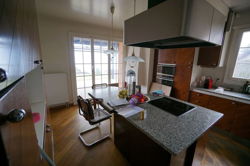 Charmannte Villa mit 6,5 Zimmern und Panoramablick auf den See und die Berge! (6)