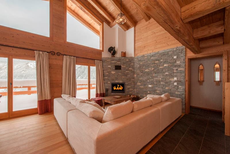 Spacious Five-Bedroom Chalet with Panoramic Views (2)