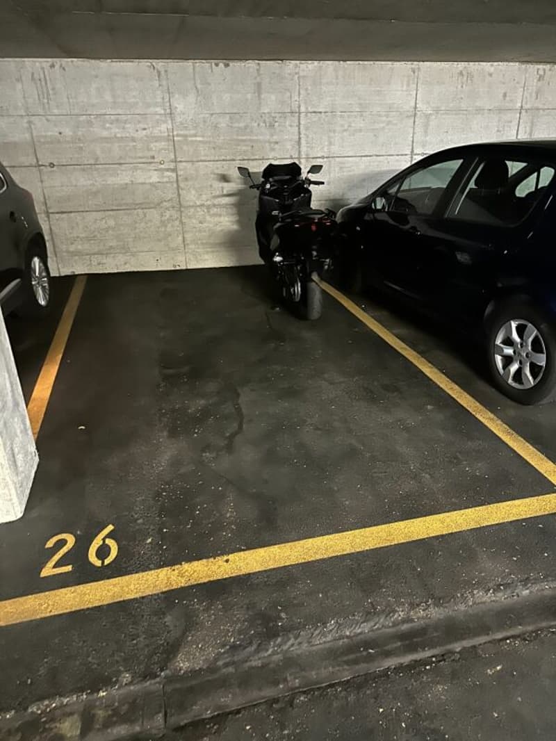 Places de parc dans parking (2)