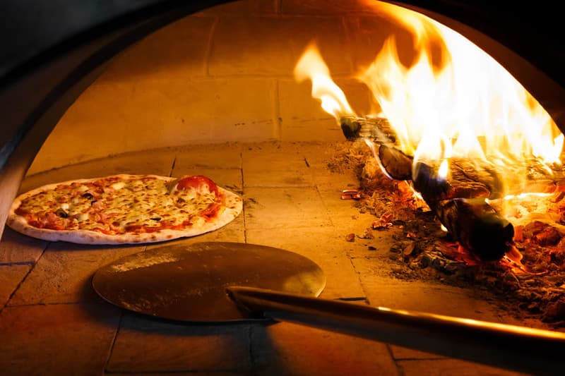 Proche de Cossanay : Superbe Restaurant - Pizzéria (1)