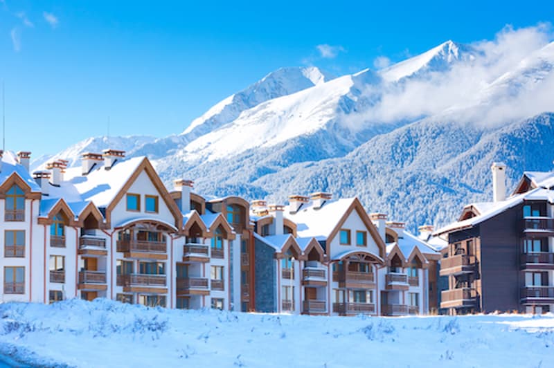 Valais : Parcelle contructible pour un complexe hôtelier en station de ski à vendre. (1)