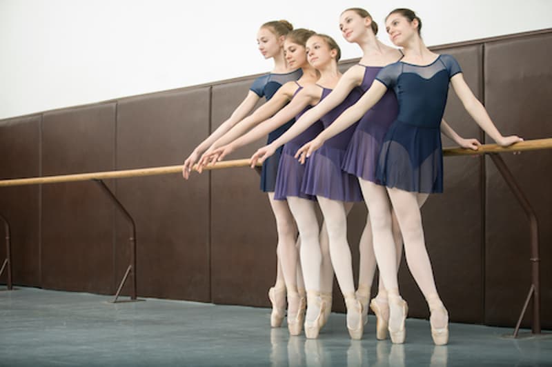 Suisse-Romande : Société d'exploitation d'écoles de danses sportives, à reprendre. (1)