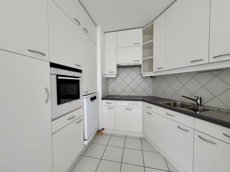 Spacieux appartement de 4.5 pièces au 15ème étage – La Chaux-de-Fonds (3)