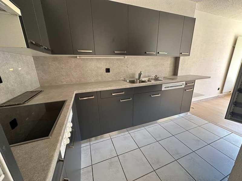 Spacieux appartement de 5.5 pièces avec terrasse à Saint-Imier (10)