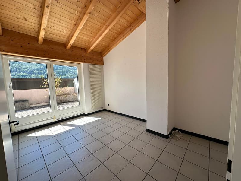 Spacieux appartement de 5.5 pièces avec terrasse à Saint-Imier (7)