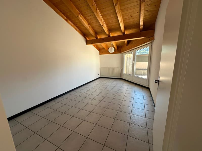 Spacieux appartement de 5.5 pièces avec terrasse à Saint-Imier (8)