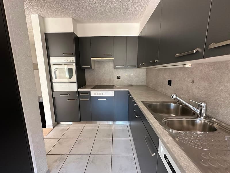 Spacieux appartement de 5.5 pièces avec terrasse à Saint-Imier (11)