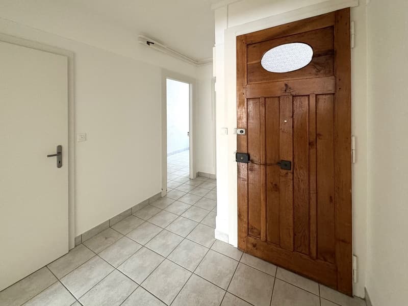 Magnifique appartement de 2 pièces au Rez-de-chaussée avec loggia (9)