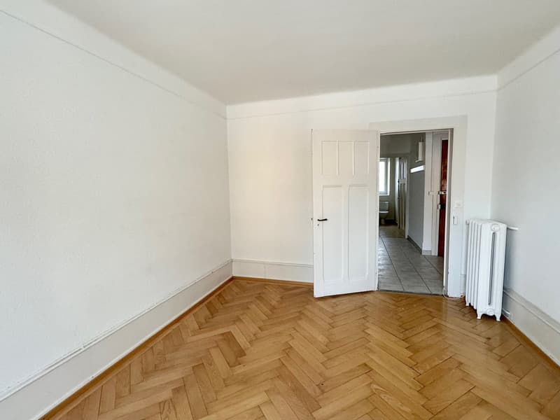 Magnifique appartement de 2 pièces au Rez-de-chaussée avec loggia (3)