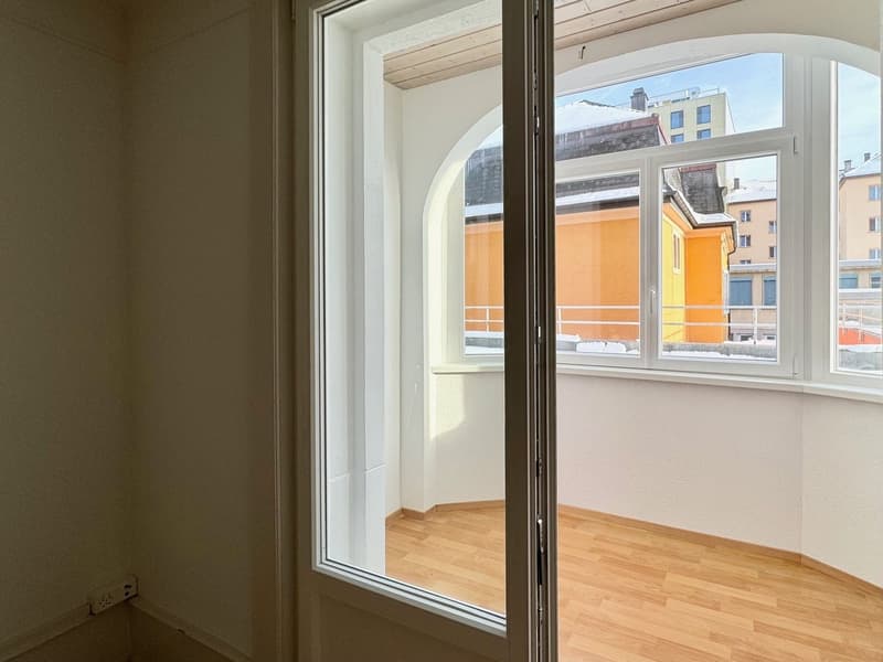 Magnifique appartement de 2 pièces au Rez-de-chaussée avec loggia (5)
