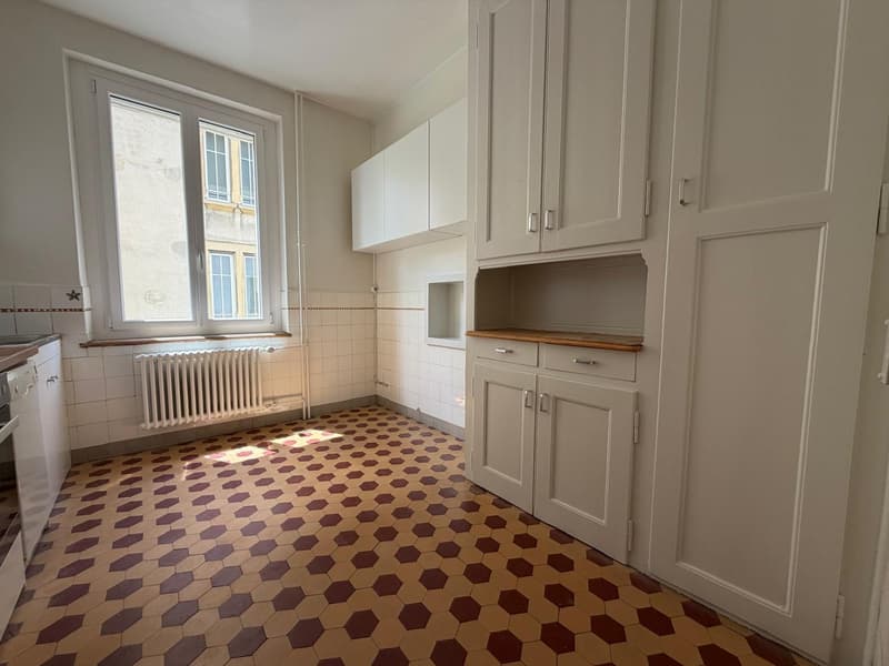 Charmant appartement de 2.5 pièces avec balcon à La Chaux-de-Fonds (6)