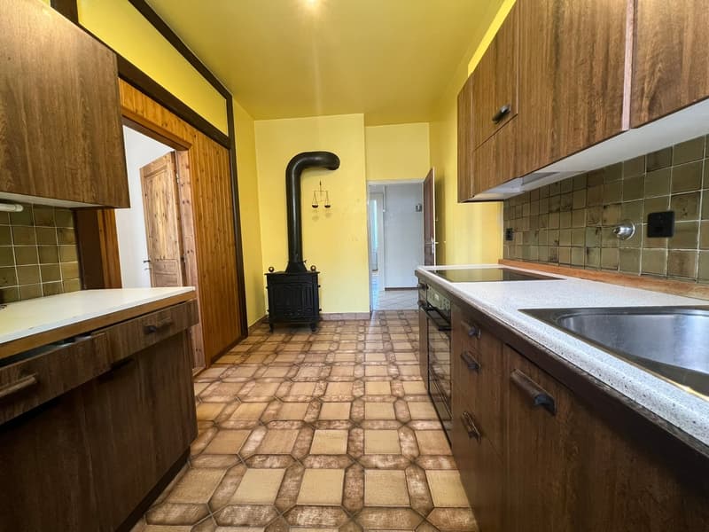 Charmant appartement de 4 pièces au rez-de-chaussée surélevé à La Chaux-de-Fonds (10)