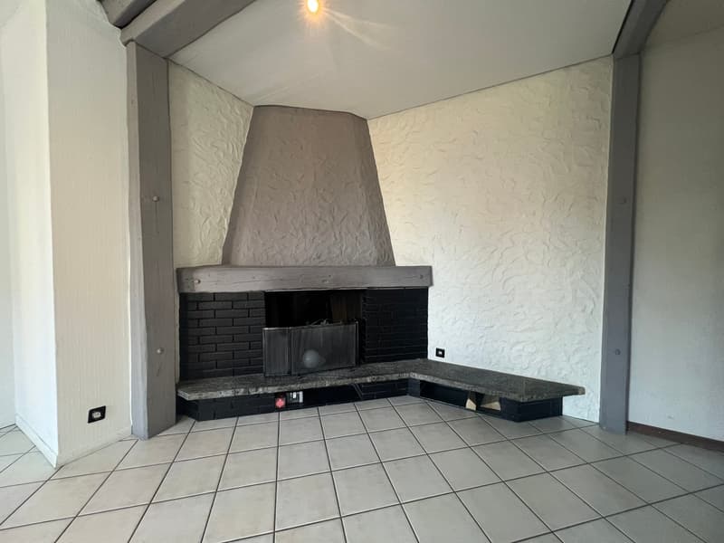 Charmant appartement de 4 pièces au rez-de-chaussée surélevé à La Chaux-de-Fonds (2)