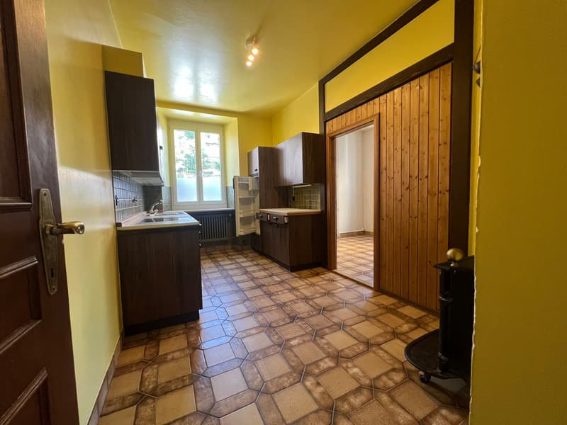 Charmant appartement de 4 pièces au rez-de-chaussée surélevé à La Chaux-de-Fonds (8)