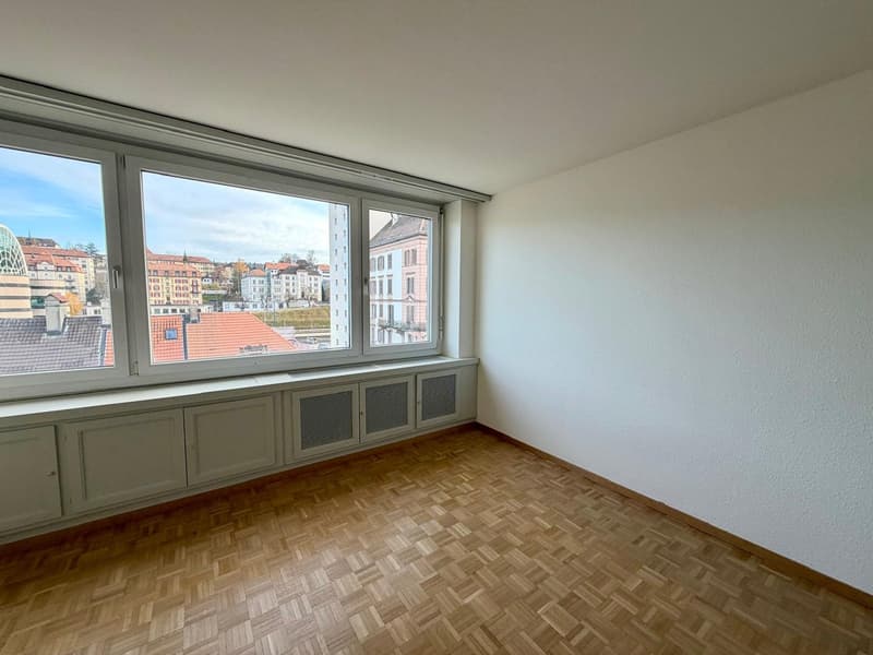 Bel appartement de 5 pièces avec un balcon (5)