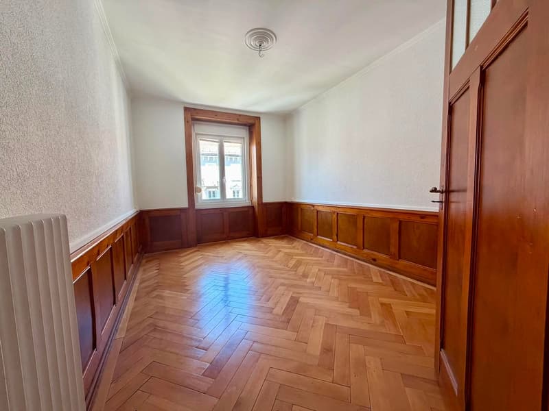 Appartement lumineux de 3 pièces avec balcon à La Chaux-de-Fonds (3)