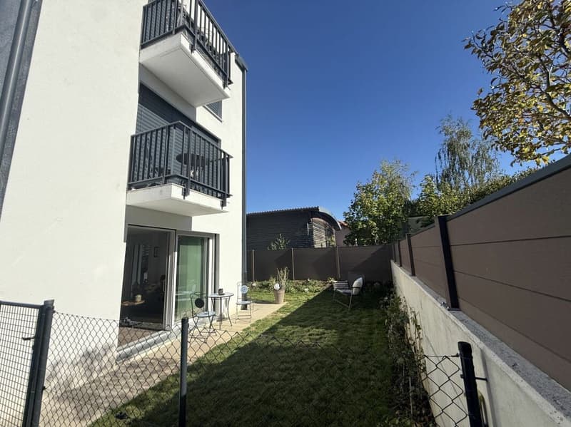 Tres belle affaire Superbe Villa comme neuve qui se distingue par son élégance, son confort et la qualité de son environnement, trés calme (3)