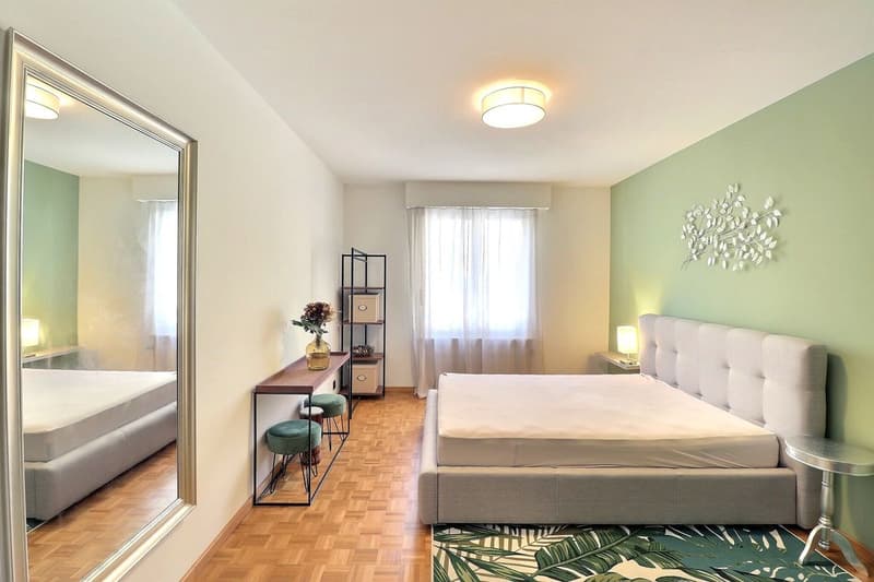 APPARTEMENT DE 4,5 PIECES AVEC TRES BELLE VUE ET SITUATION UNIQUE  AU BORD DU LAC (10)