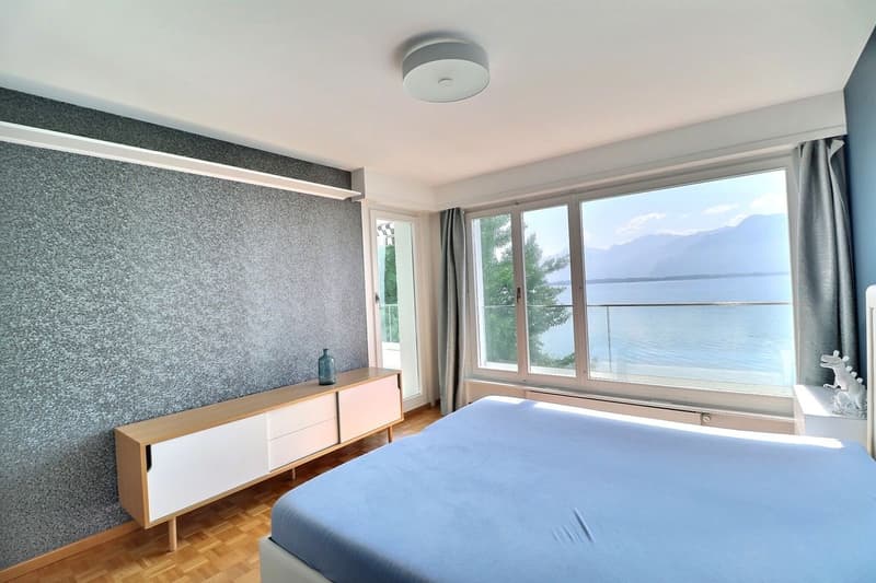APPARTEMENT DE 4,5 PIECES AVEC TRES BELLE VUE ET SITUATION UNIQUE  AU BORD DU LAC (12)