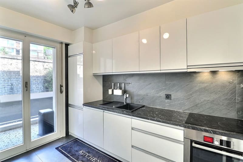 APPARTEMENT DE 4,5 PIECES AVEC TRES BELLE VUE ET SITUATION UNIQUE  AU BORD DU LAC (8)