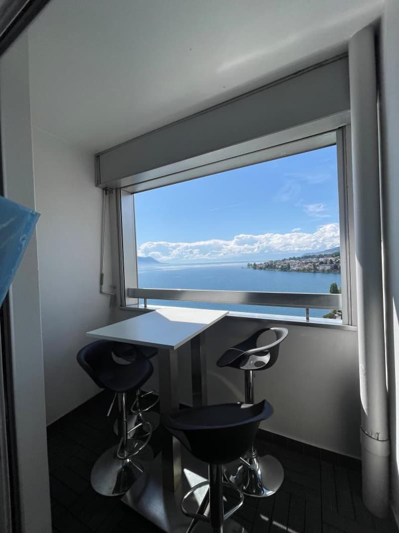 GRANDE CHAMBRE DOUBLE DANS HOTEL MONA (5)