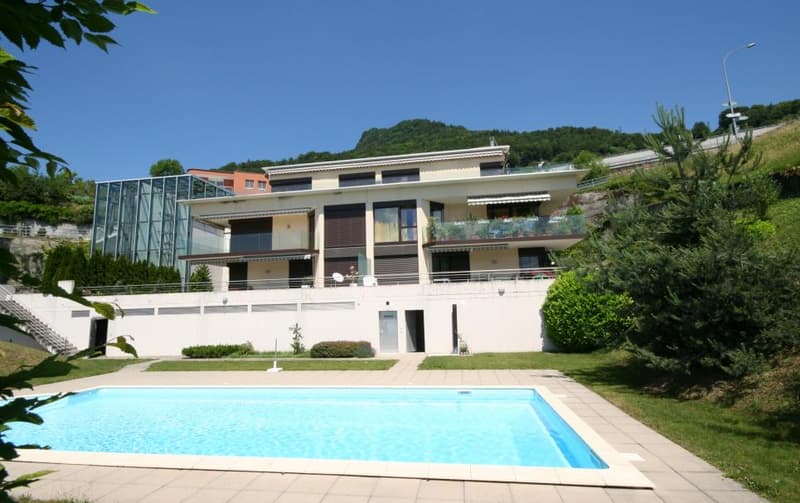 GRAND APPARTEMENT DE 5,5 PIECES AVEC LES COMMODITES D'UNE VILLA ET UNE TRES BELLE VUE PANORAMIQUE (2)