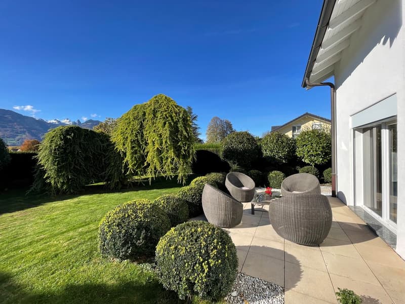 BELLE VILLA INDIVIDUELLE DE 5,5 PIECES AVEC TRES BELLE VUE DANS UN QUARTIER RESIDENTIEL CALME (4)