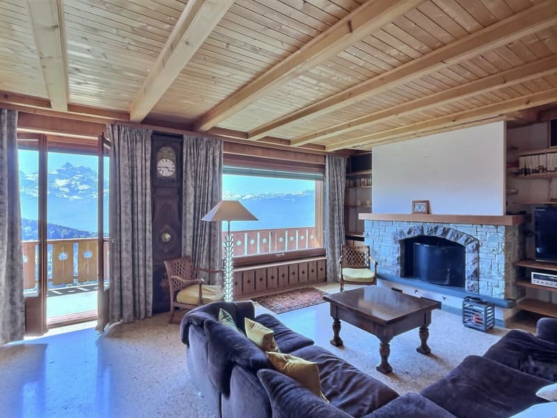 GRAND CHALET DE 9 PIECES AVEC UNE PISCINE DANS UN QUARTIER TRES CALME AVEC VUE PANORAMIQUE GRANDIOSE (7)