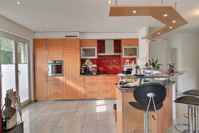 BELLE VILLA INDIVIDUELLE DE 7,5 PIECES AVEC PISCINE DANS UN QUARTIER RESIDENTIEL CALME (9)