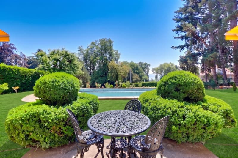 PROPRIETE EXCEPTIONNELLE DE 8.5 PIECES AU SUD DE LAUSANNE AVEC PISCINE, GRAND JARDIN ET BELLE VUE (9)