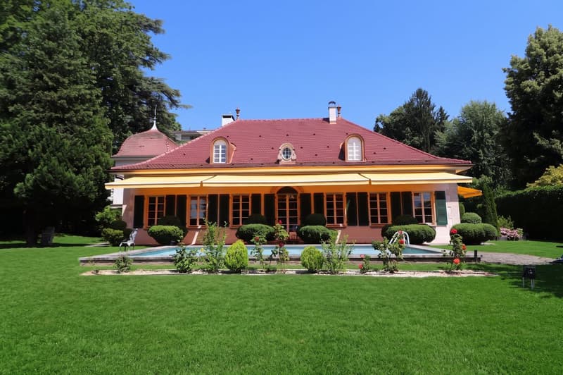 PROPRIETE EXCEPTIONNELLE DE 8.5 PIECES AU SUD DE LAUSANNE AVEC PISCINE, GRAND JARDIN ET BELLE VUE (2)
