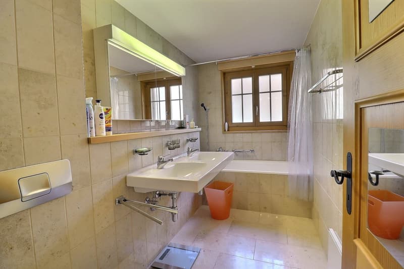 Bel appartement de 4 pièces avec grand balcon (8)