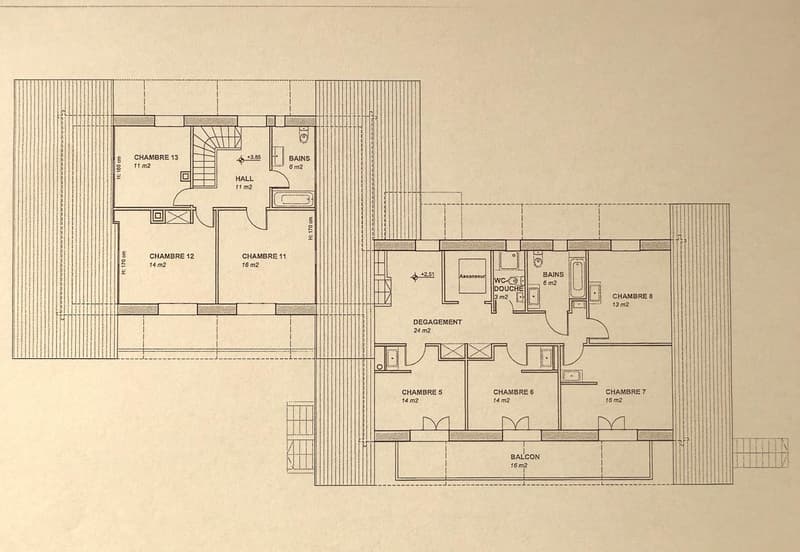 Grande propriété à vendre comprenant 2 chalets ! (11)