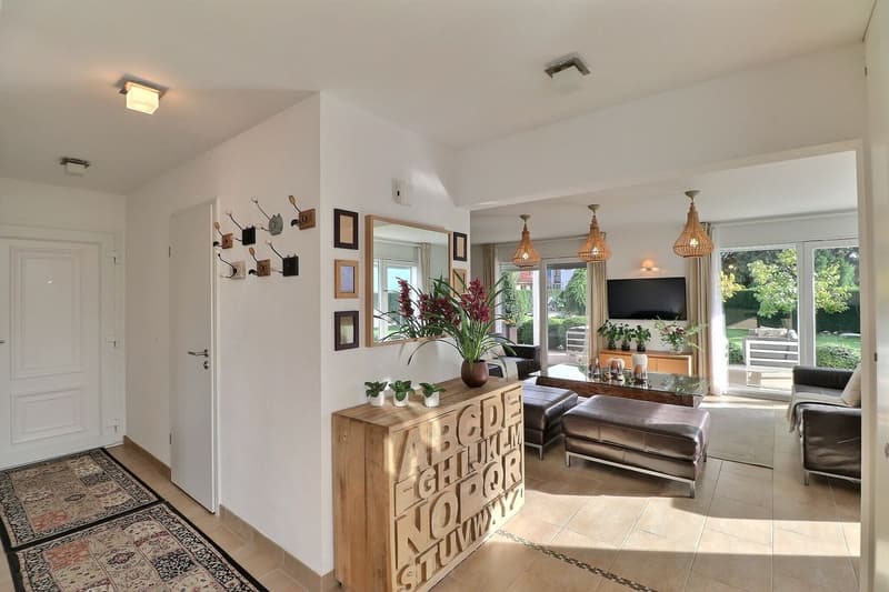 BELLE VILLA INDIVIDUELLE DE 5,5 PIECES AVEC TRES BELLE VUE DANS UN QUARTIER RESIDENTIEL CALME (13)