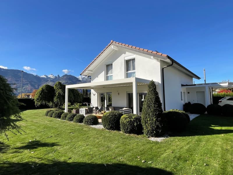 BELLE VILLA INDIVIDUELLE DE 5,5 PIECES AVEC TRES BELLE VUE DANS UN QUARTIER RESIDENTIEL CALME (1)
