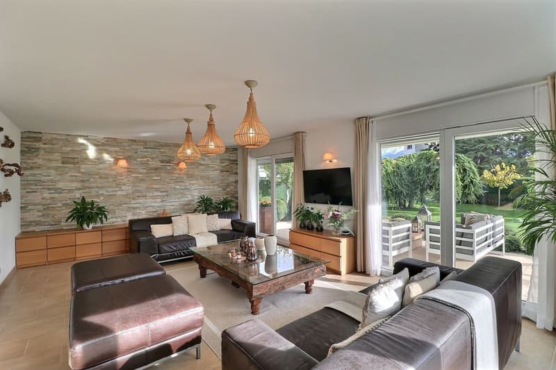 BELLE VILLA INDIVIDUELLE DE 5,5 PIECES AVEC TRES BELLE VUE DANS UN QUARTIER RESIDENTIEL CALME (9)