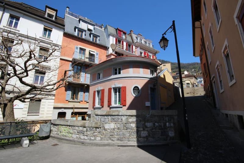 ESPACE PUBLIC DEVANT LA MAISON