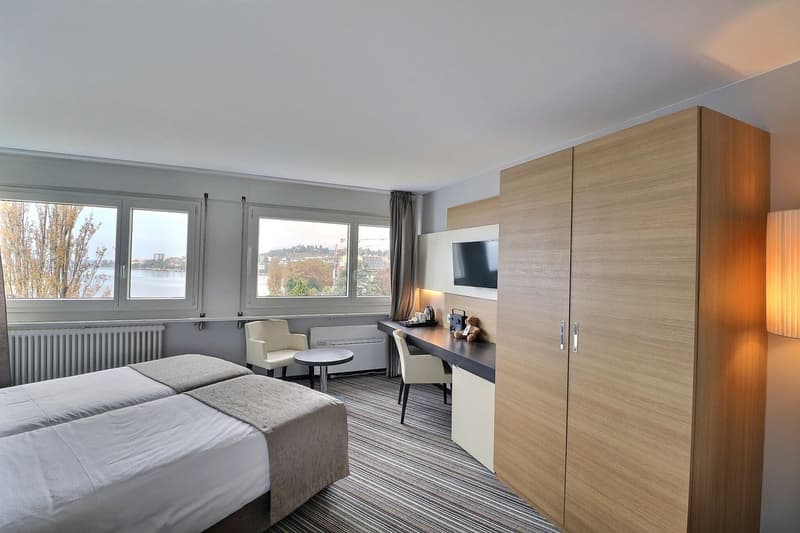 GRANDE CHAMBRE DOUBLE DANS HOTEL MONA (9)