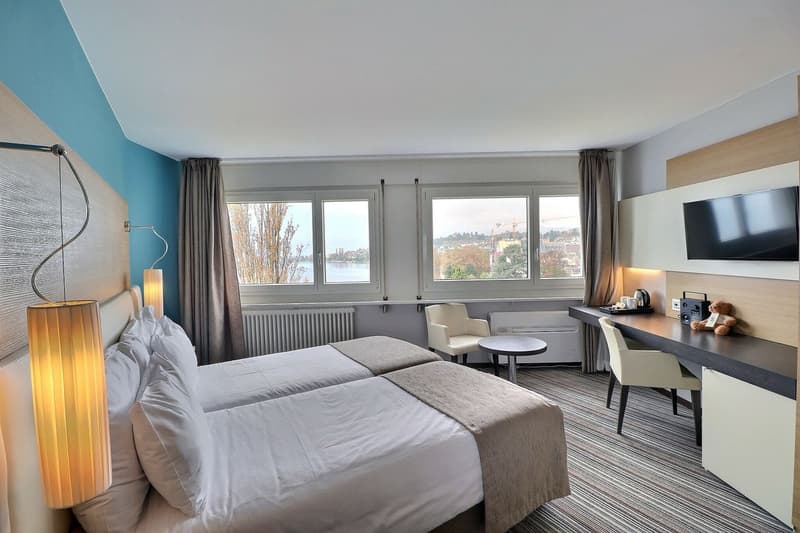 GRANDE CHAMBRE DOUBLE DANS HOTEL MONA (3)