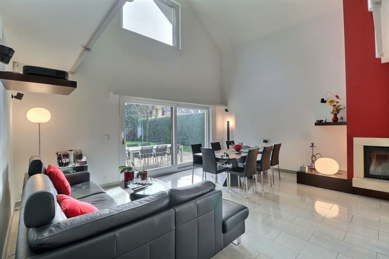 TRES BELLE VILLA AVEC PISCINE DANS QUARTIER TRANQUILLE (8)