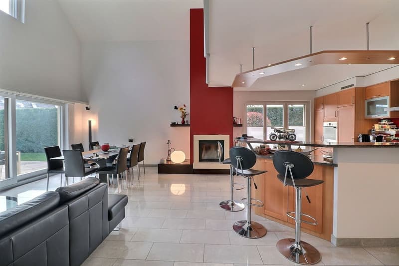 TRES BELLE VILLA AVEC PISCINE DANS QUARTIER TRANQUILLE (2)