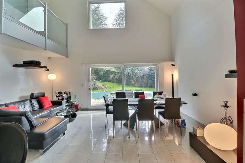TRES BELLE VILLA AVEC PISCINE DANS QUARTIER TRANQUILLE (7)